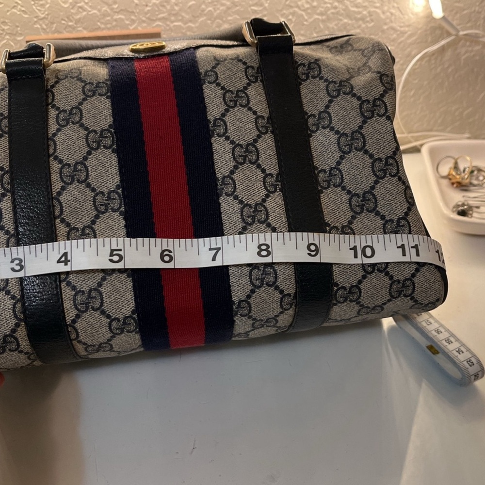 Gucci Beige and Black Satchel with Red Accent - Picture 8 of 11